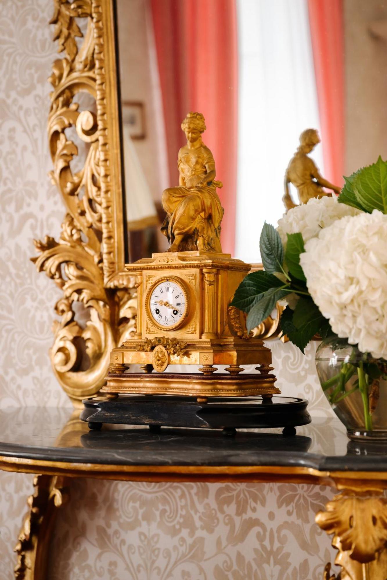 Suite Queen of Sweden mit Seeblick und Balkon